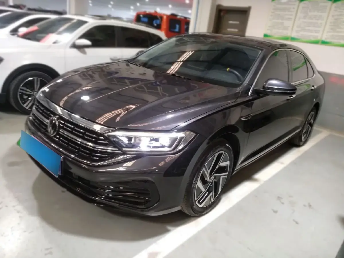 2023 Volkswagen Sagitar 1.5T 160HP L4 7DCT