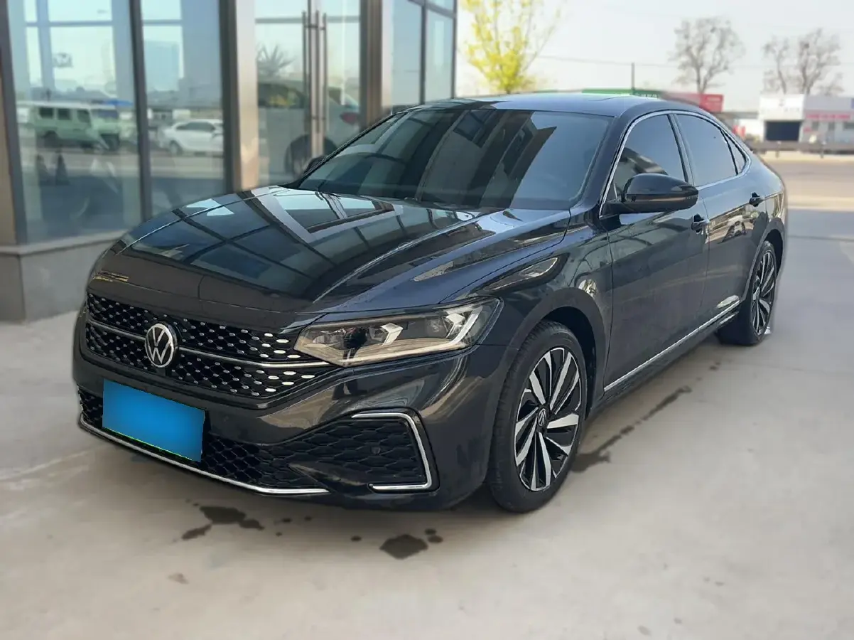 2022 Volkswagen Passat 2.0T 186HP L4 7DCT