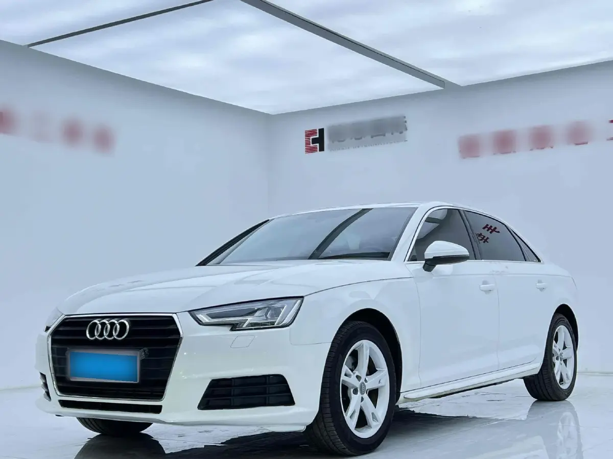 2017 Audi A4L 2.0T 190HP L4 7DCT