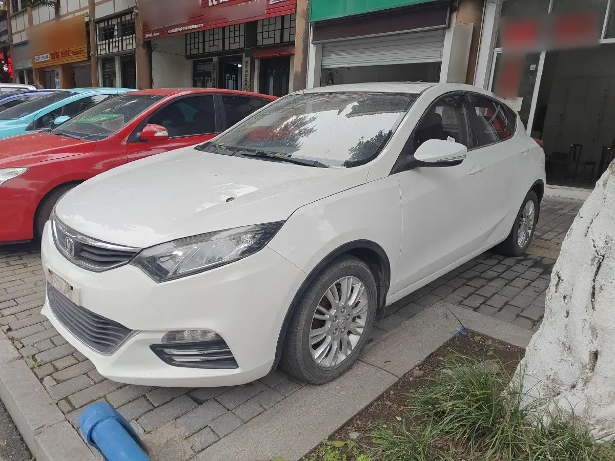 2013 ChangAn Eado XT 1.6L 125HP L4 5MT