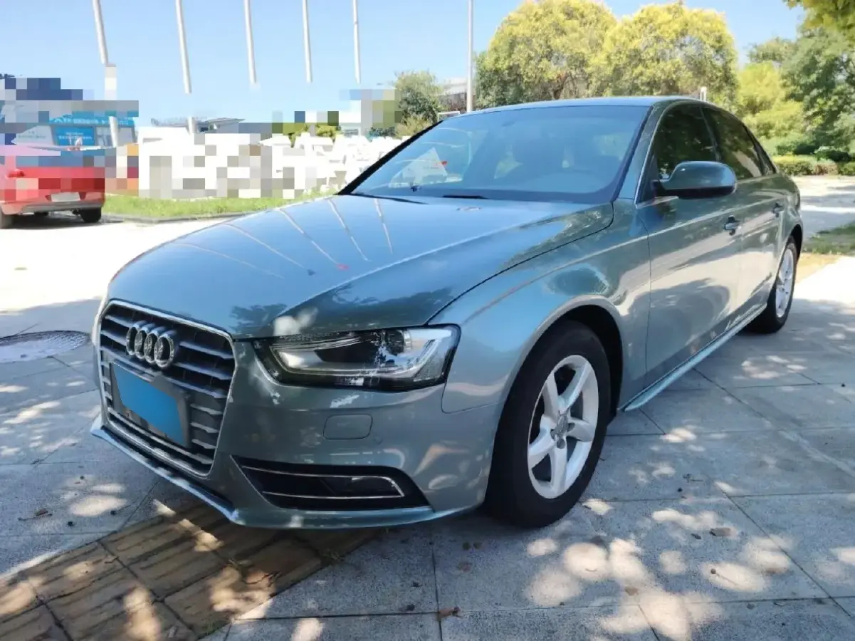 2013 Audi A4L 2.0T 180HP L4 CVT