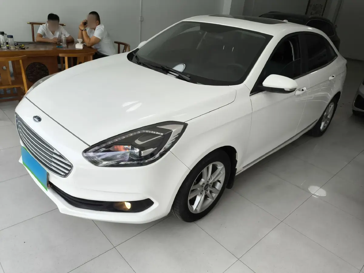 2019 Ford Escort 1.5L 122HP L3 6AT