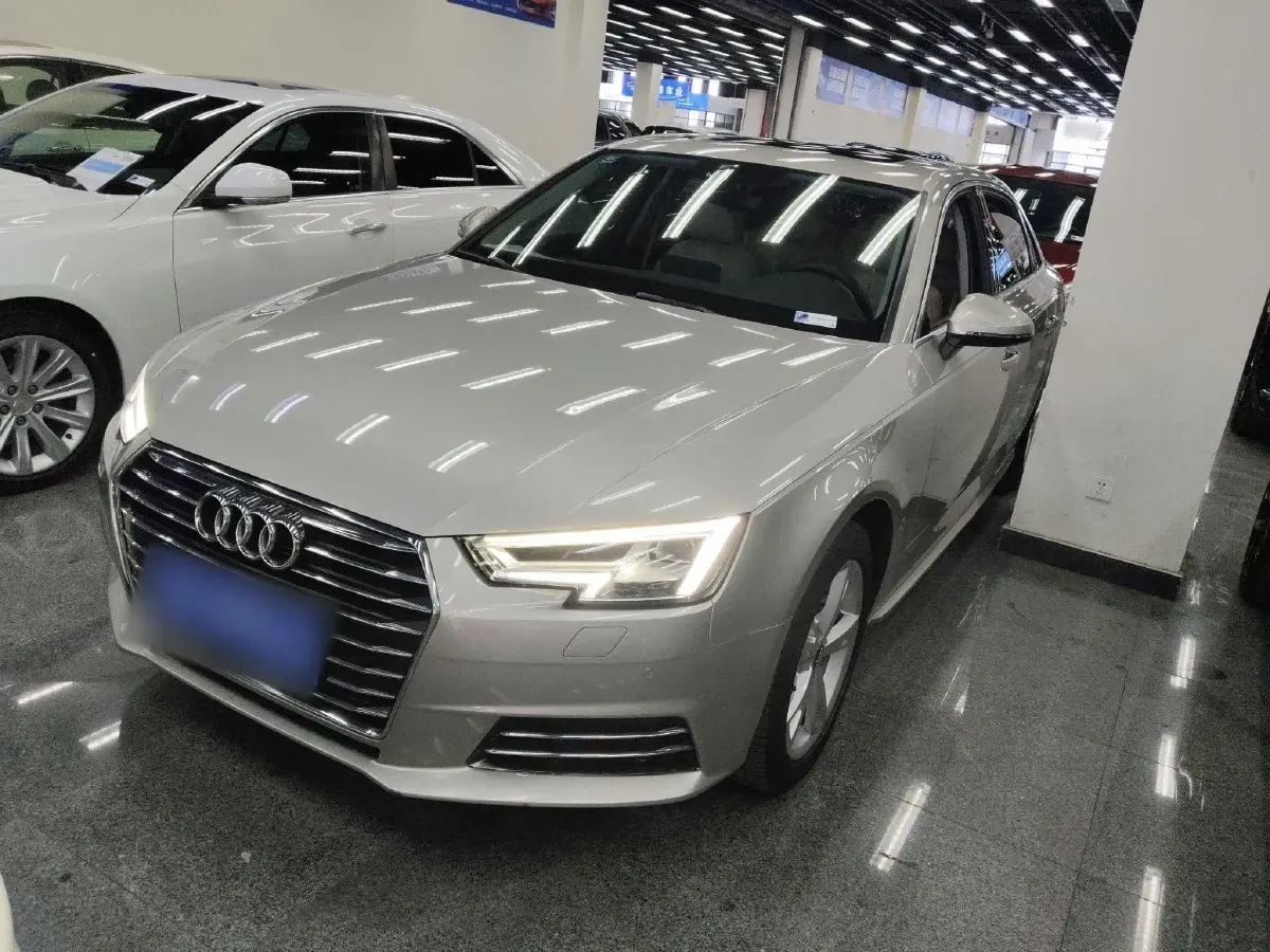 2017 Audi A4L 2.0T 190HP L4 7DCT