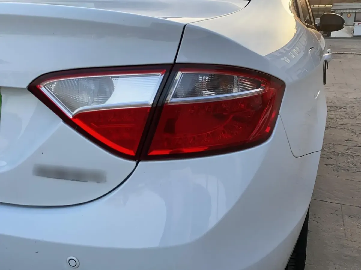 2015 Chery Arrizo 7 1.6L 126HP L4 5MT,autocango,china used car exporter,china ev exporter,chinese used car exporter,chinese used ev exporter