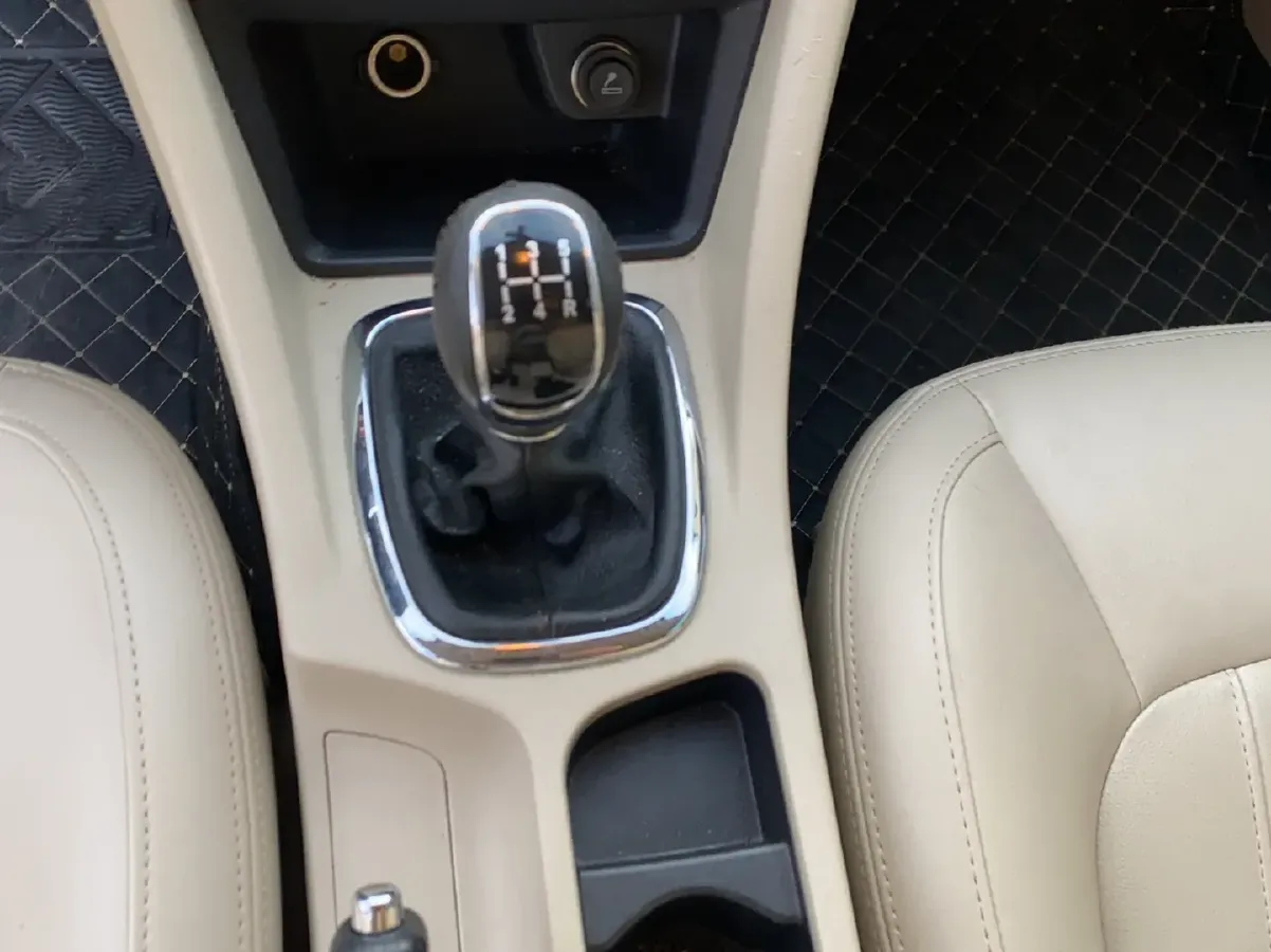 2015 Chery Arrizo 7 1.6L 126HP L4 5MT,autocango,china used car exporter,china ev exporter,chinese used car exporter,chinese used ev exporter