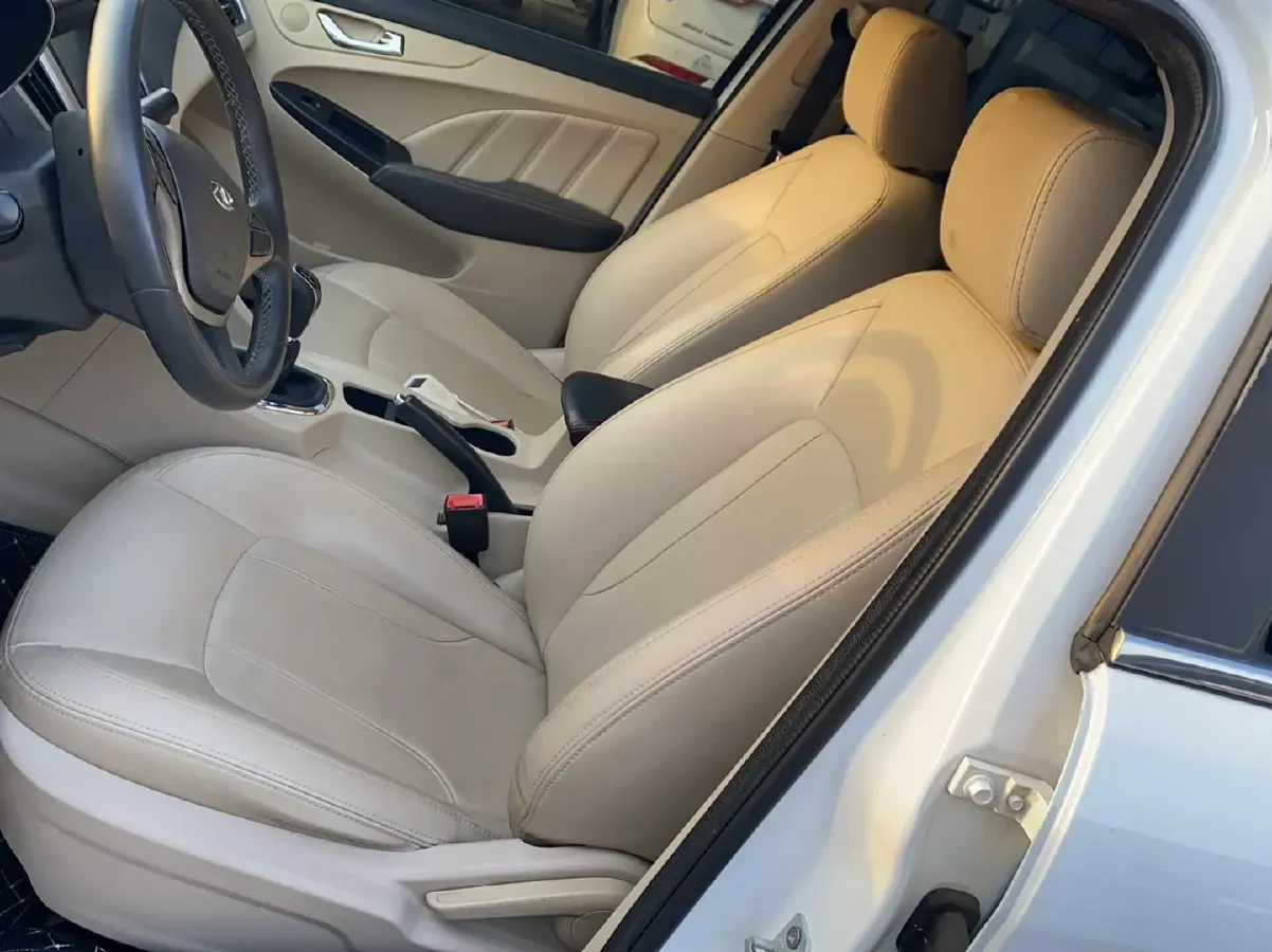 2015 Chery Arrizo 7 1.6L 126HP L4 5MT,autocango,china used car exporter,china ev exporter,chinese used car exporter,chinese used ev exporter