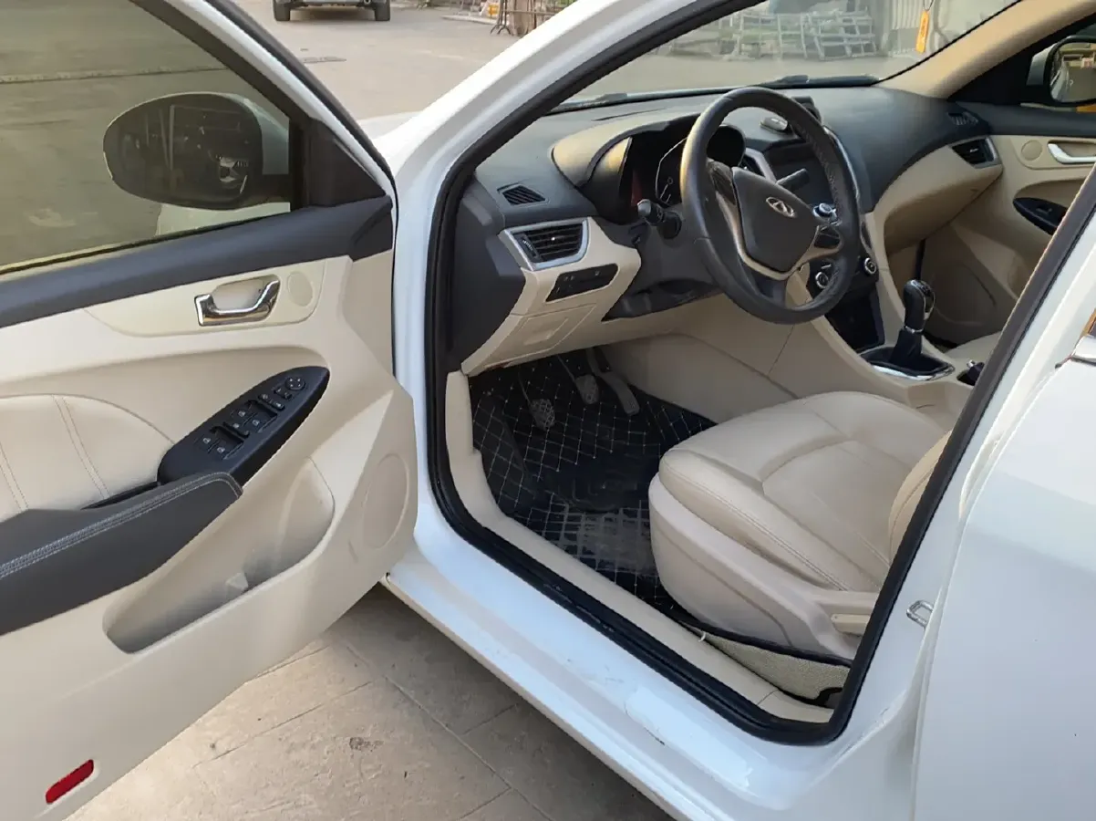 2015 Chery Arrizo 7 1.6L 126HP L4 5MT,autocango,china used car exporter,china ev exporter,chinese used car exporter,chinese used ev exporter