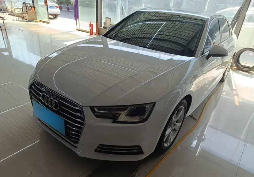 2017 Audi A4L 2.0T 190HP L4 7DCT
