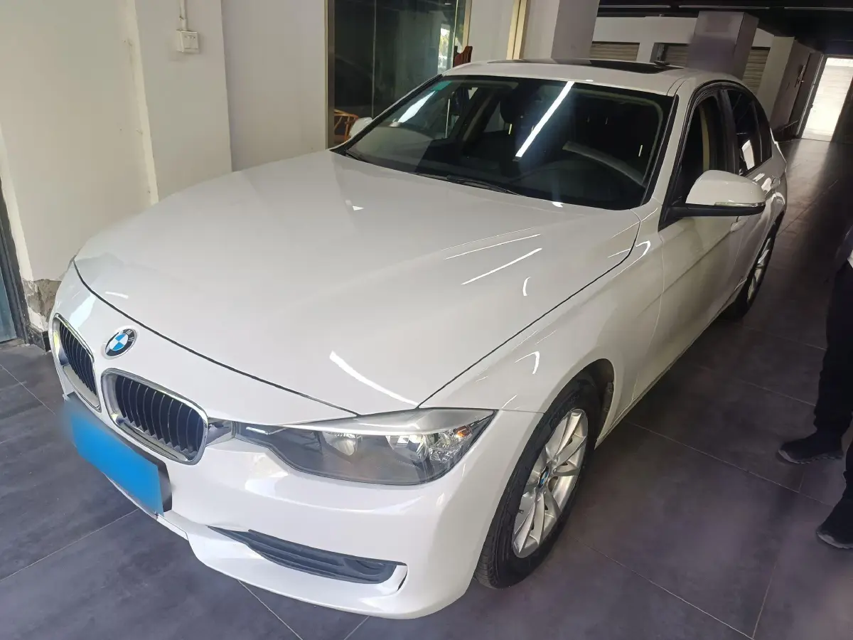 2015 BMW 3 Series 1.6T 136HP L4 8AT