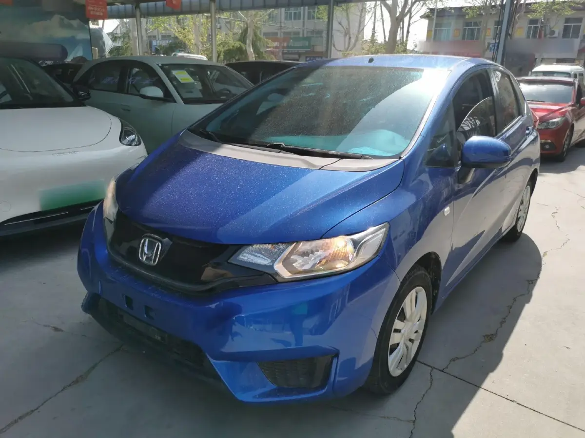 2014 Honda Fit 1.5L 131HP L4 CVT