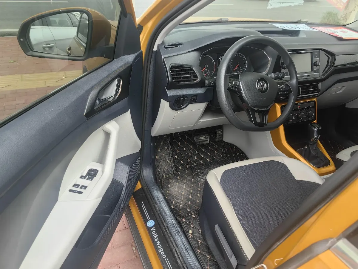 2019 Volkswagen T-Cross 1.5L 113HP L4 6AT,autocango,china used car exporter,china ev exporter,chinese used car exporter,chinese used ev exporter