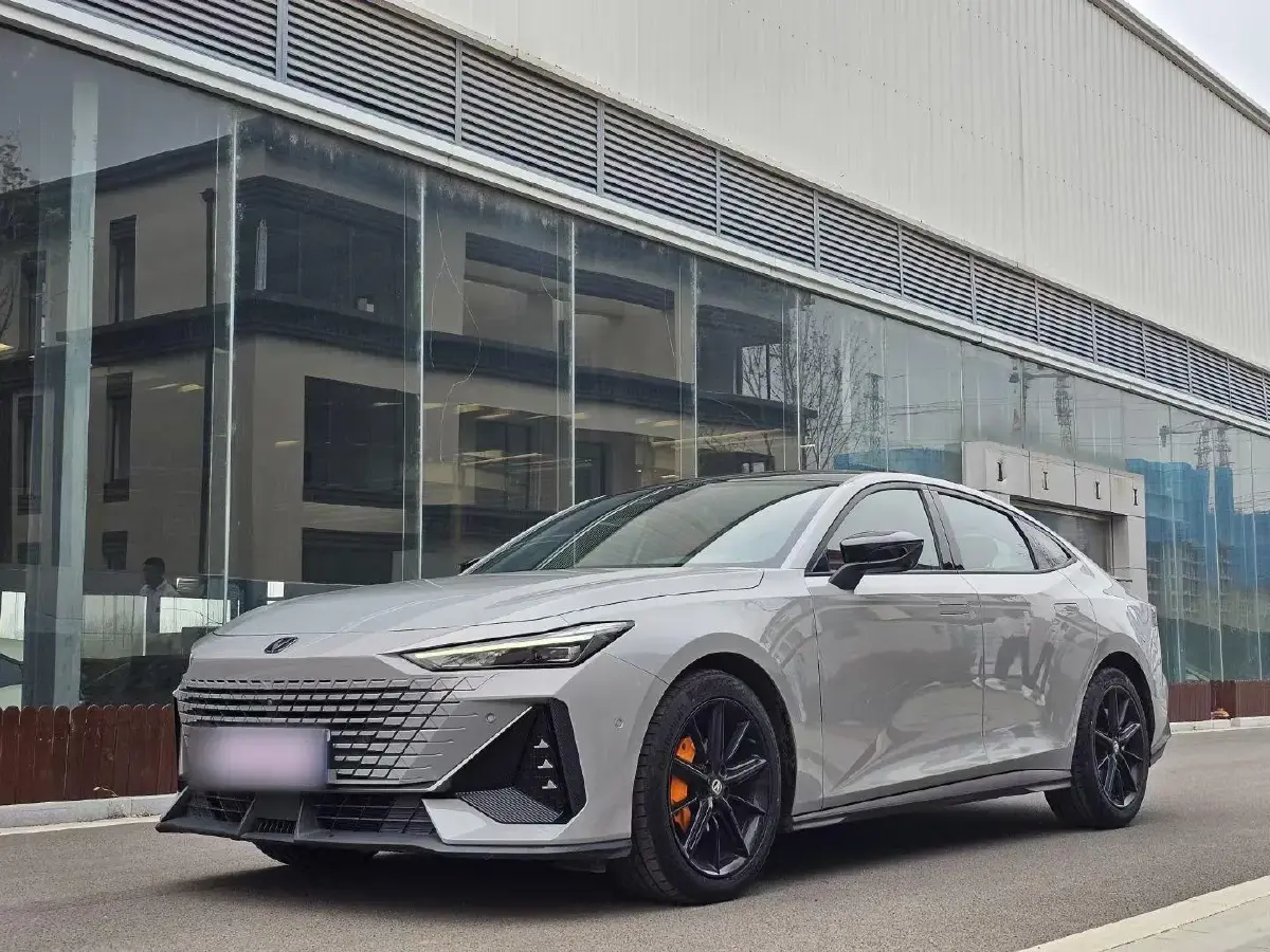 2022 ChangAn UNI-V 1.5T 188HP L4 7DCT