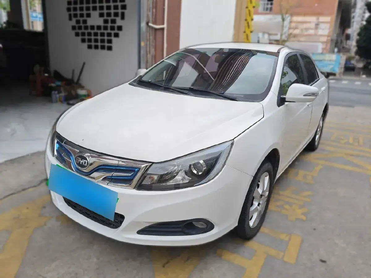 2017 BYD e5 BEV 43KWH