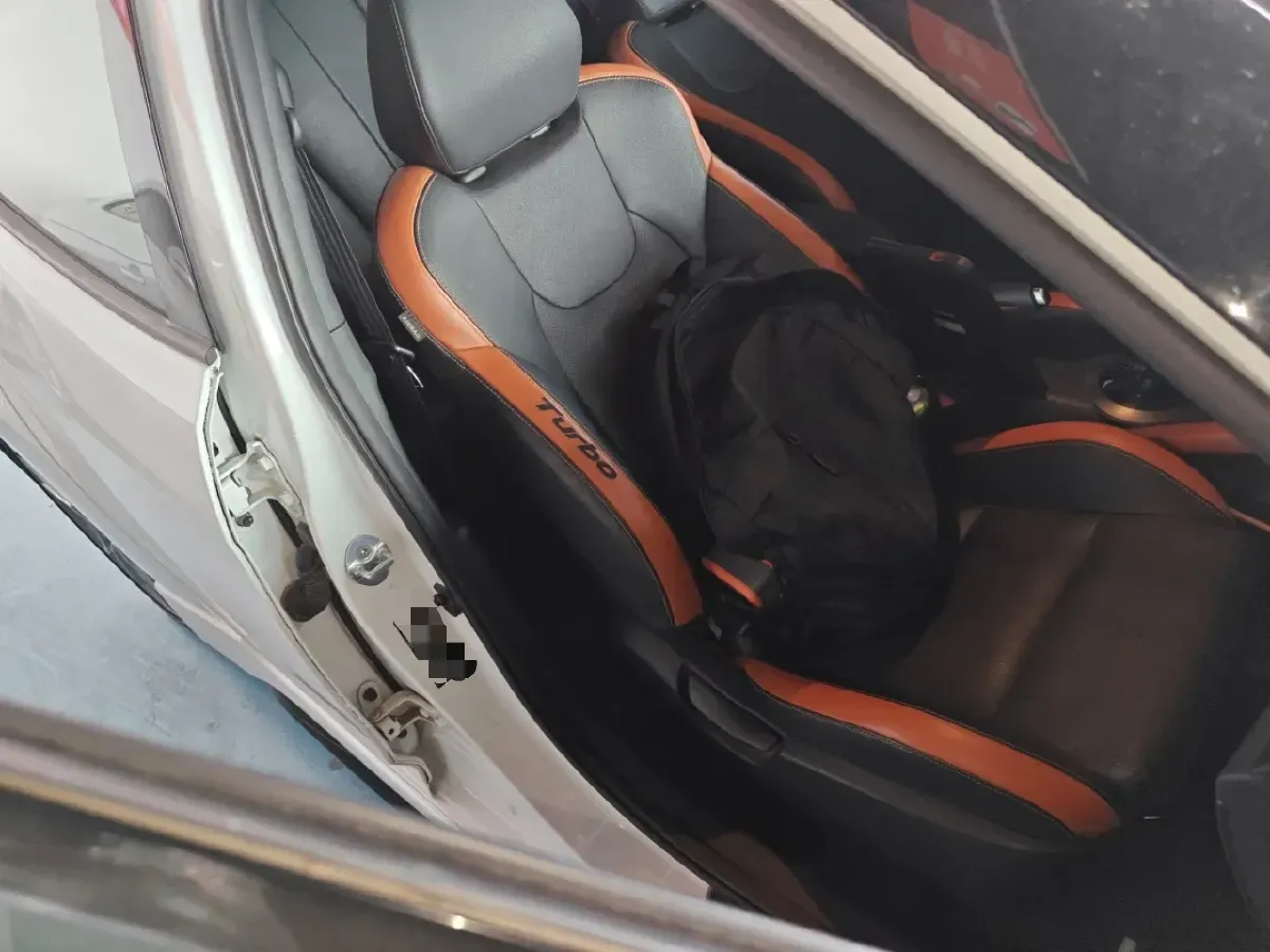 2015 Hyundai Veloster 1.6T 204HP L4 7DCT,autocango,china used car exporter,china ev exporter,chinese used car exporter,chinese used ev exporter