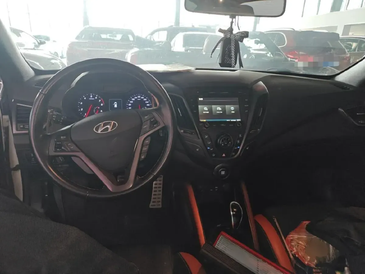 2015 Hyundai Veloster 1.6T 204HP L4 7DCT,autocango,china used car exporter,china ev exporter,chinese used car exporter,chinese used ev exporter
