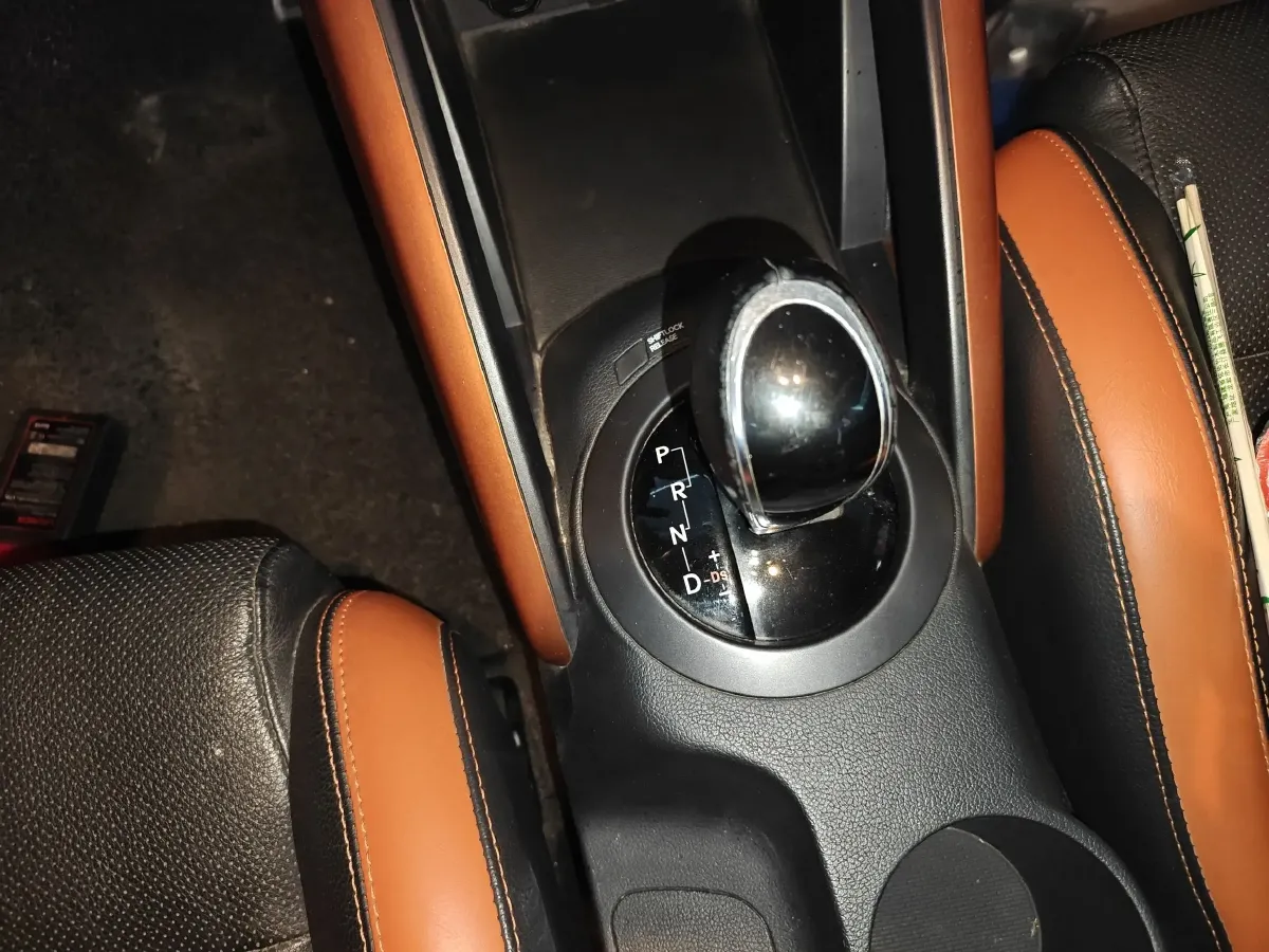 2015 Hyundai Veloster 1.6T 204HP L4 7DCT,autocango,china used car exporter,china ev exporter,chinese used car exporter,chinese used ev exporter