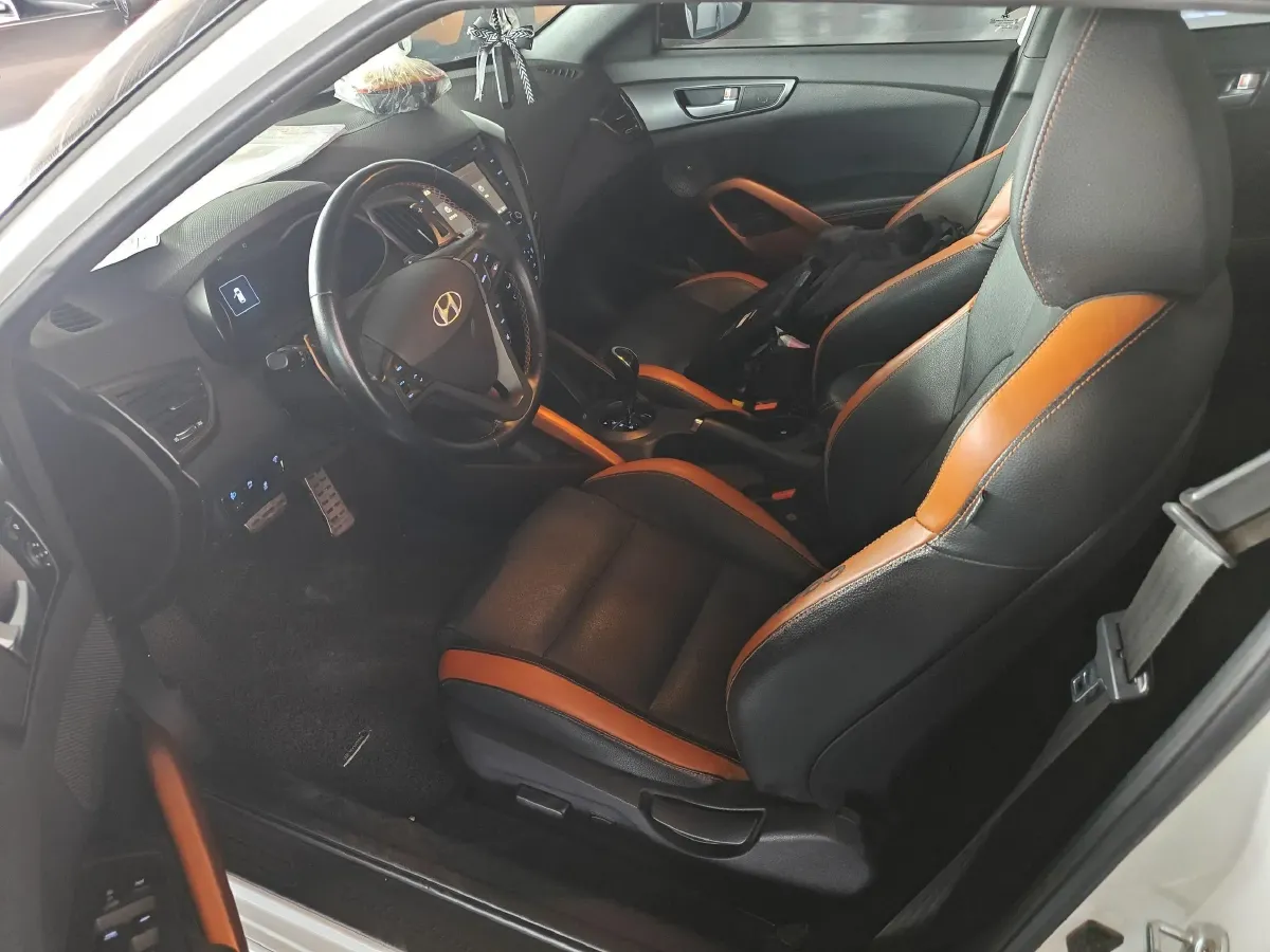 2015 Hyundai Veloster 1.6T 204HP L4 7DCT,autocango,china used car exporter,china ev exporter,chinese used car exporter,chinese used ev exporter