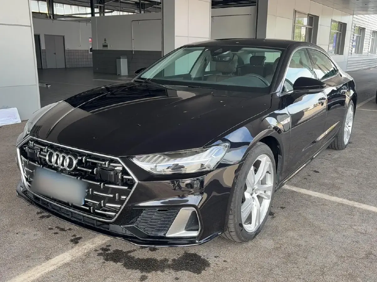2024 Audi A7L 2.0T 245HP L4 7DCT