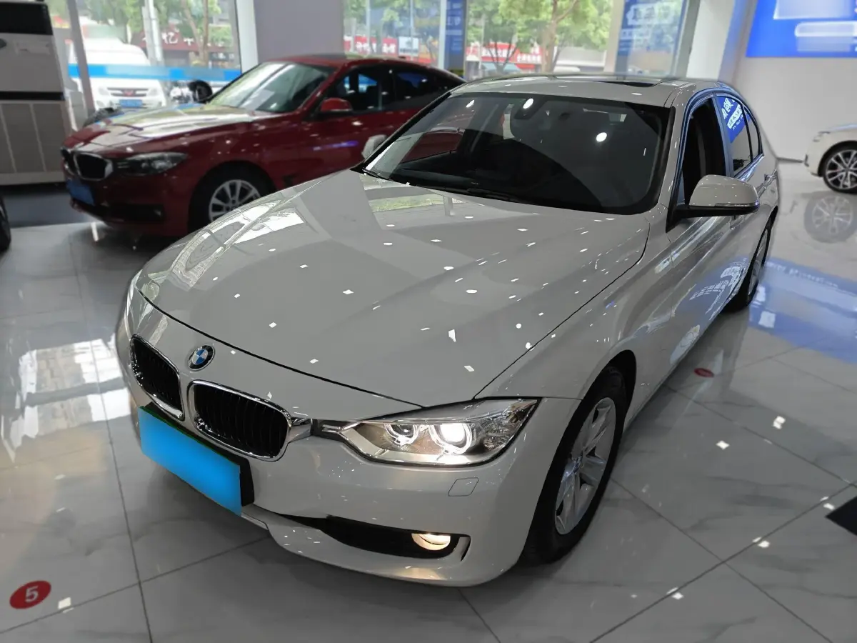 2014 BMW 3 Series 2.0T 184HP L4 8AT