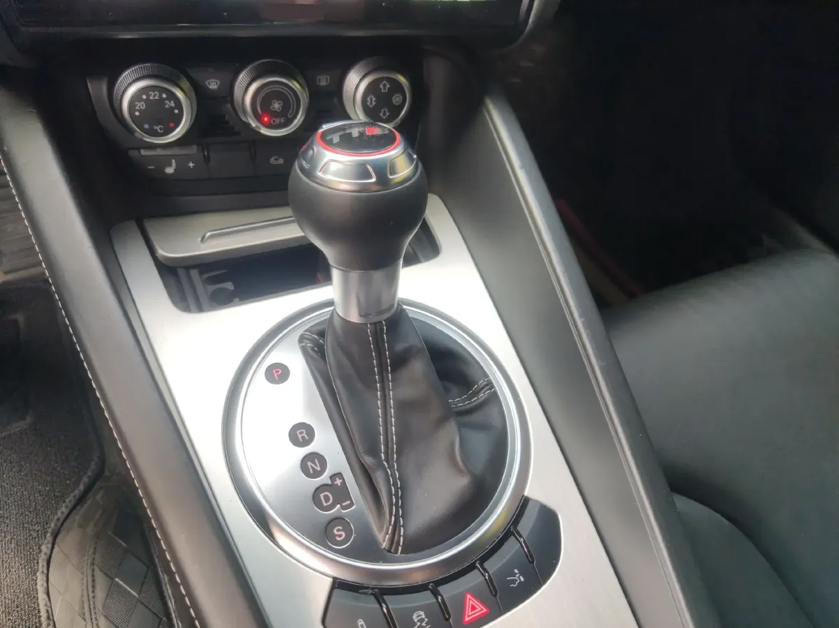 2011 Audi TTS 2.0T 272HP L4 6DCT,autocango,china used car exporter,china ev exporter,chinese used car exporter,chinese used ev exporter