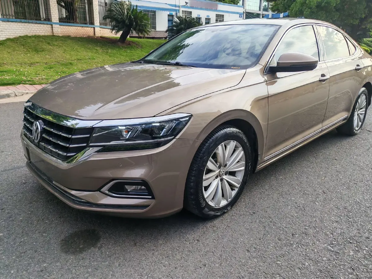 2019 Volkswagen Passat 2.0T 186HP L4 7DCT