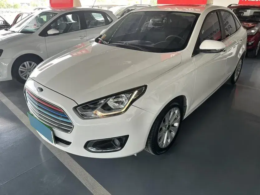 2015 Ford Escort 1.5L 113HP L4 5MT