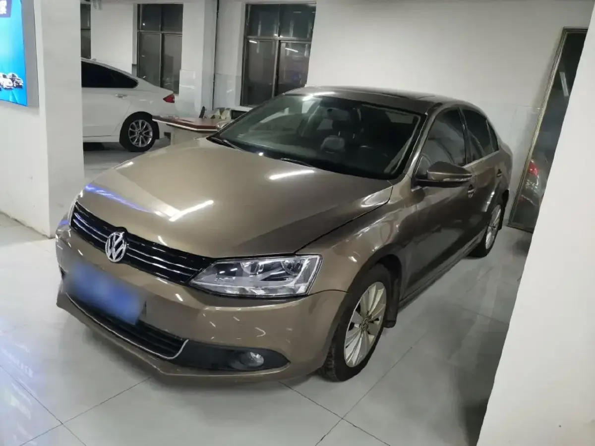 2014 Volkswagen Sagitar 1.4T 131HP L4 7DCT
