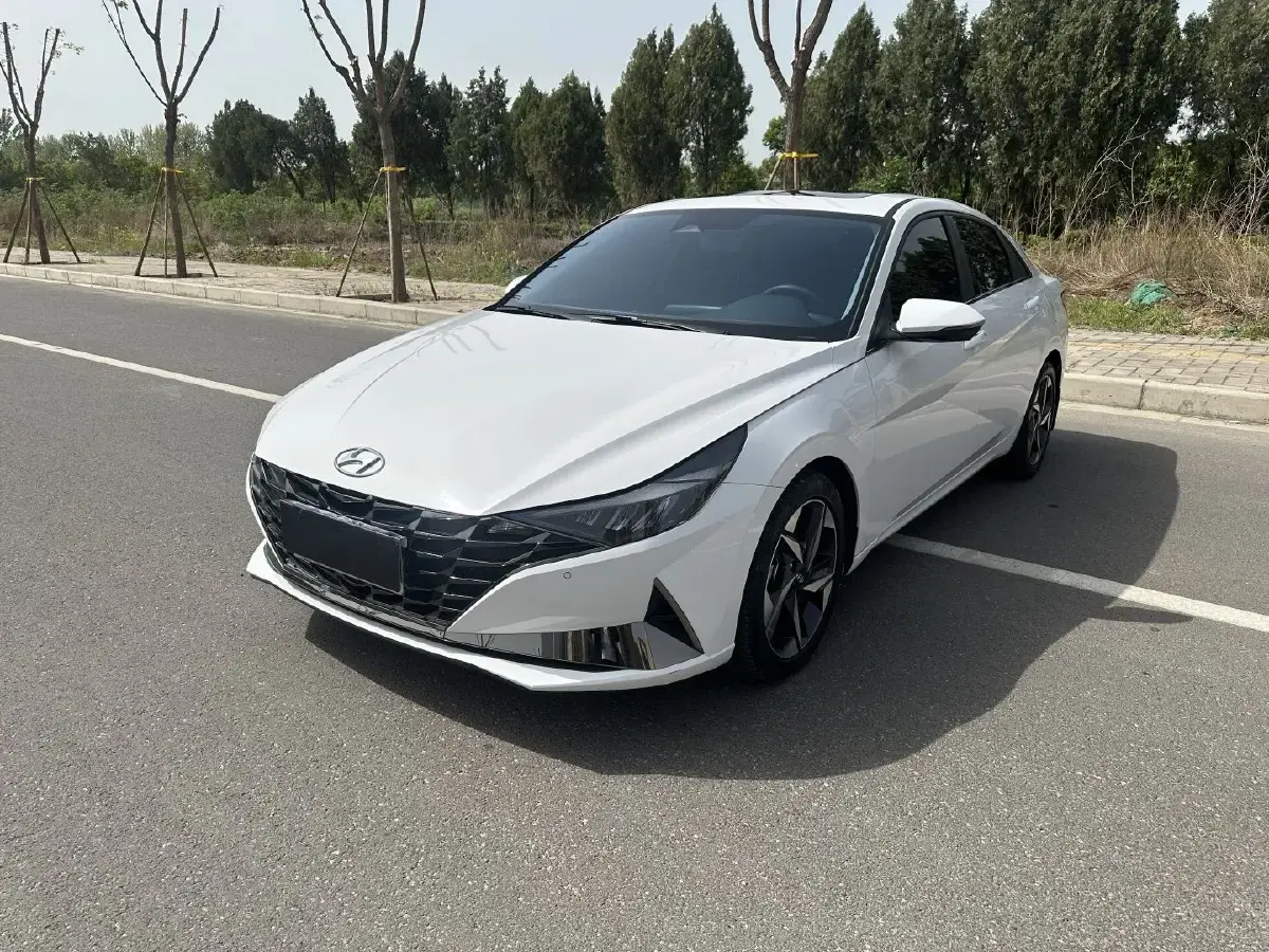 2022 Hyundai Elantra 1.5L 115HP L4 CVT