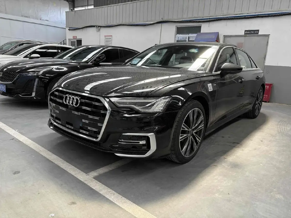 2025 Audi A6L 2.0T 245HP L4 7DCT