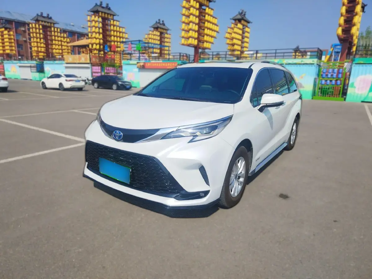 2023 Toyota Granvia 2.5L 189HP L4 E-CVT Hybrid