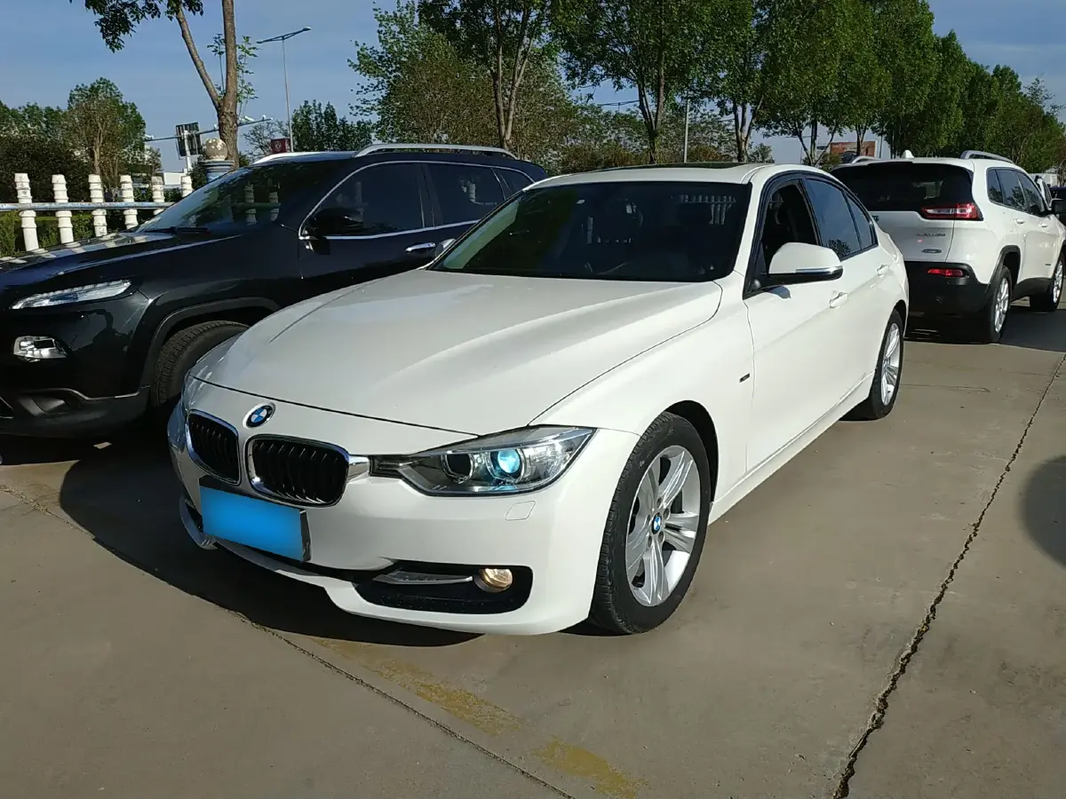 2015 BMW 3 Series 1.6T 136HP L4 8AT