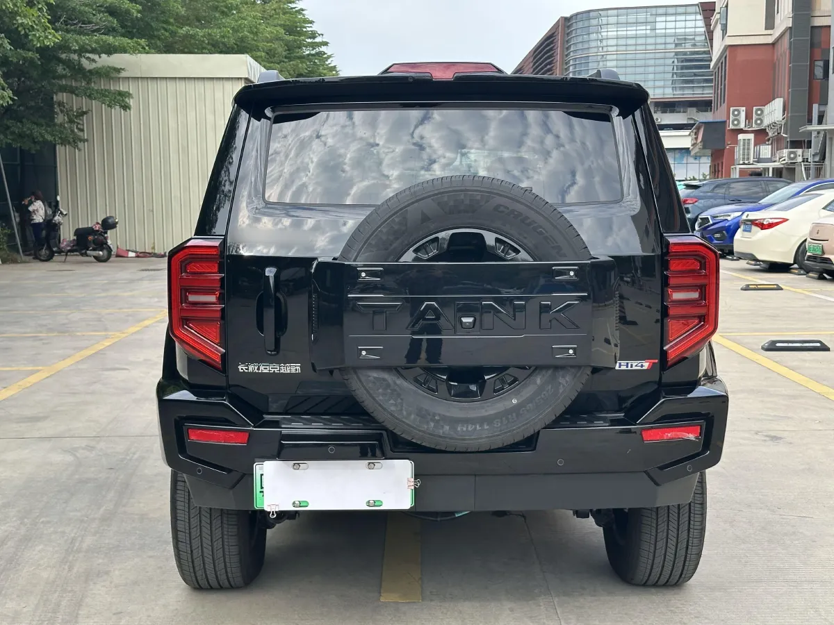 2024 Tank 400 2.0T 252HP L4 9AT PHEV 36.7/37.1KWH,autocango,china used car exporter,china ev exporter,chinese used car exporter,chinese used ev exporter