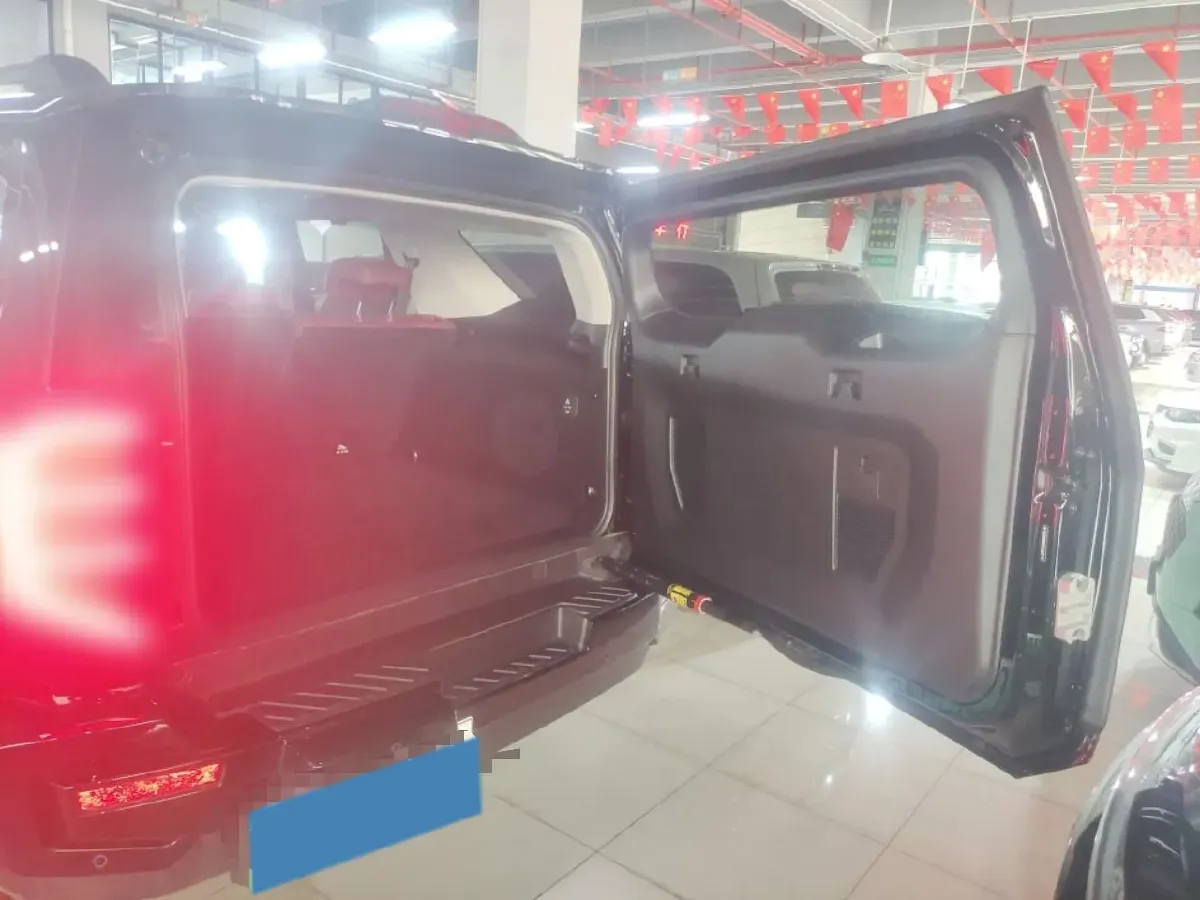 2024 Tank 400 2.0T 252HP L4 9AT PHEV 36.7/37.1KWH,autocango,china used car exporter,china ev exporter,chinese used car exporter,chinese used ev exporter