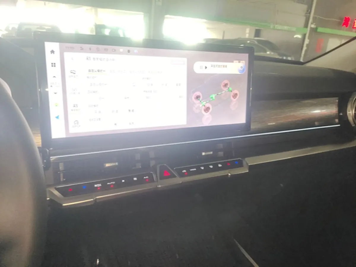 2024 Tank 400 2.0T 252HP L4 9AT PHEV 36.7/37.1KWH,autocango,china used car exporter,china ev exporter,chinese used car exporter,chinese used ev exporter