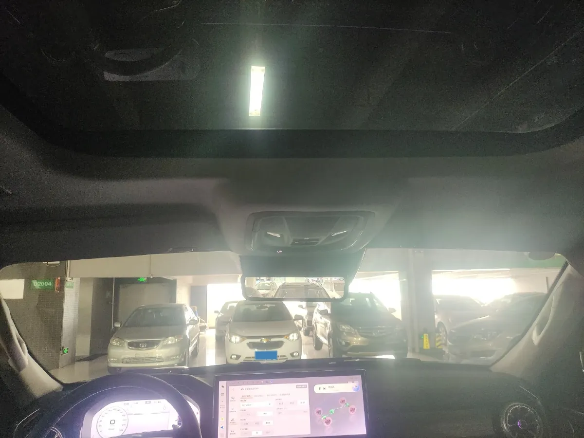 2024 Tank 400 2.0T 252HP L4 9AT PHEV 36.7/37.1KWH,autocango,china used car exporter,china ev exporter,chinese used car exporter,chinese used ev exporter