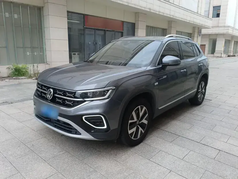 2023 Volkswagen Tayron 2.0T 186HP L4 7DCT