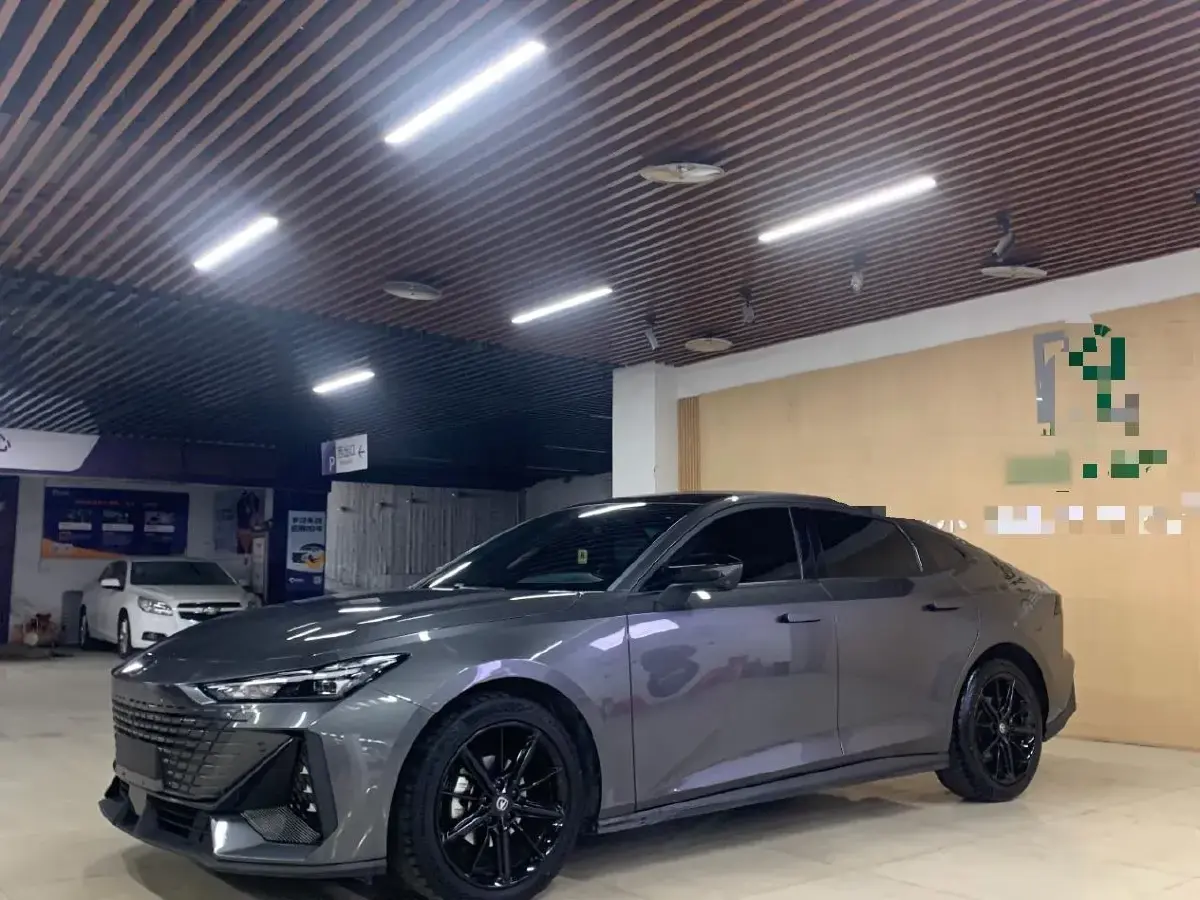 2022 ChangAn UNI-V 1.5T 188HP L4 7DCT