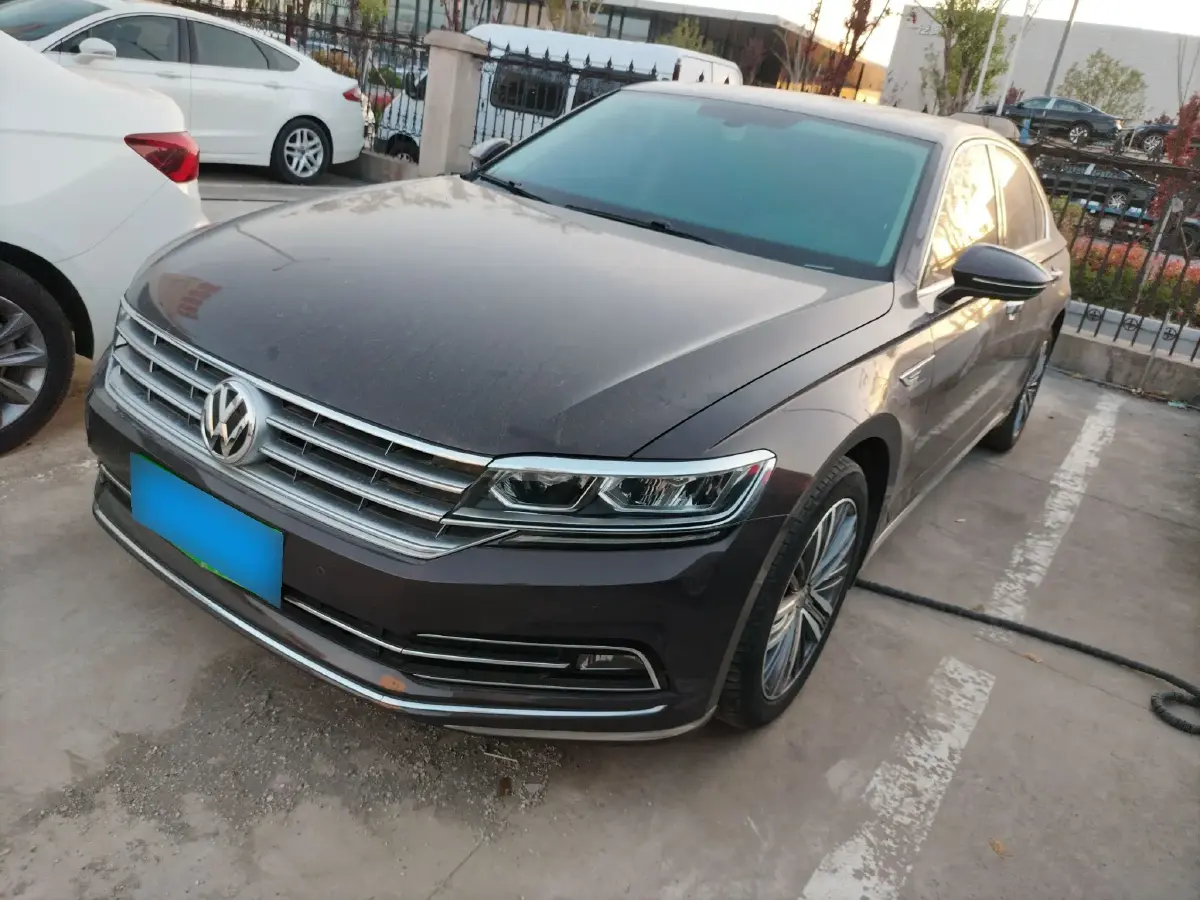 2018 Volkswagen Phideon 2.0T 224HP L4 7DCT