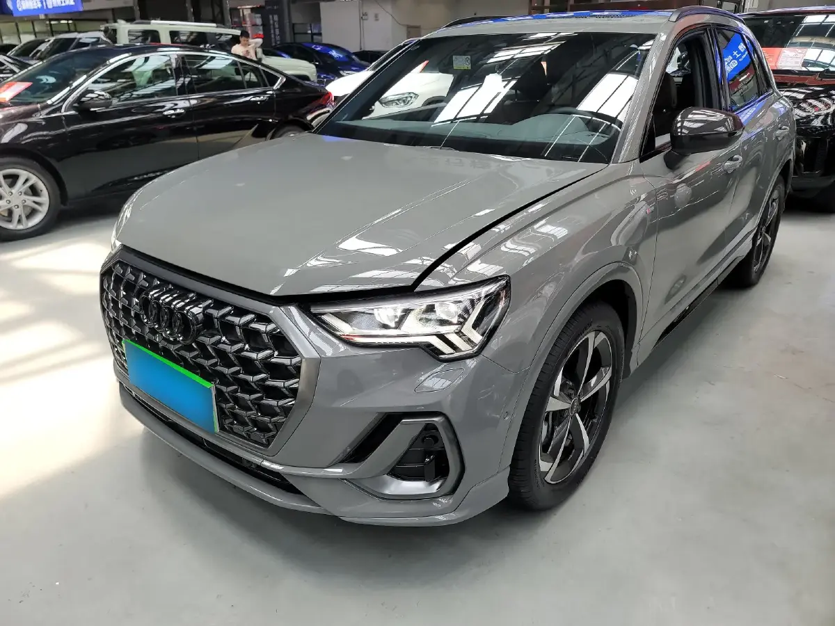 2024 Audi Q3 2.0T 220HP L4 7DCT