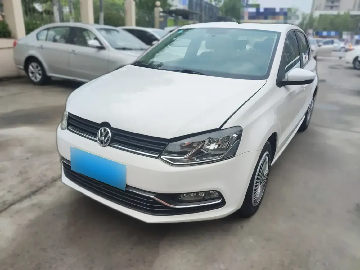 2016 Volkswagen Polo 1.6L 110HP L4 6AT