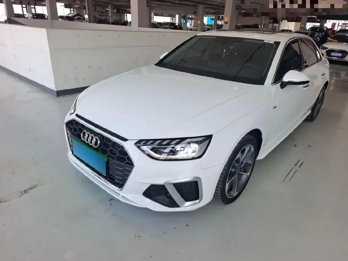 2024 Audi A4L 2.0T 190HP L4 7DCT