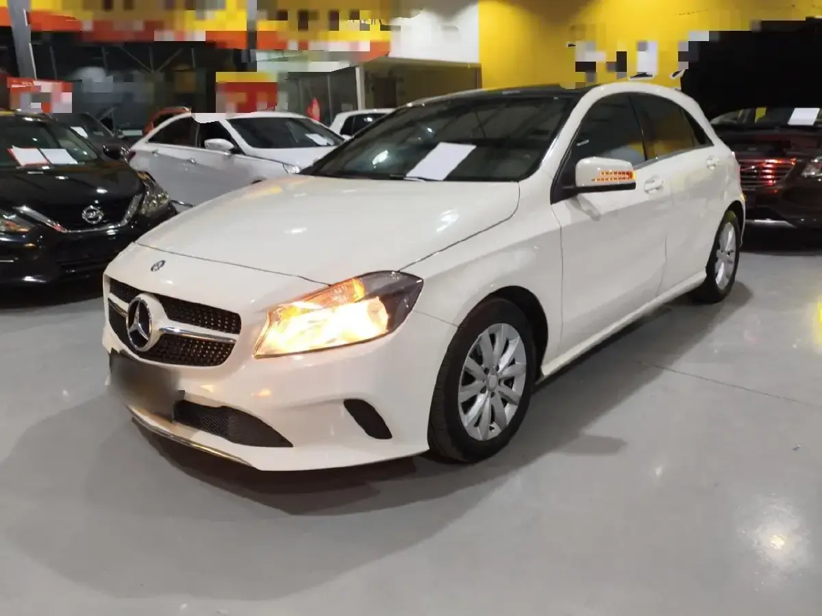 2015 Mercedes-Benz A Class 1.6T 122HP L4 7DCT
