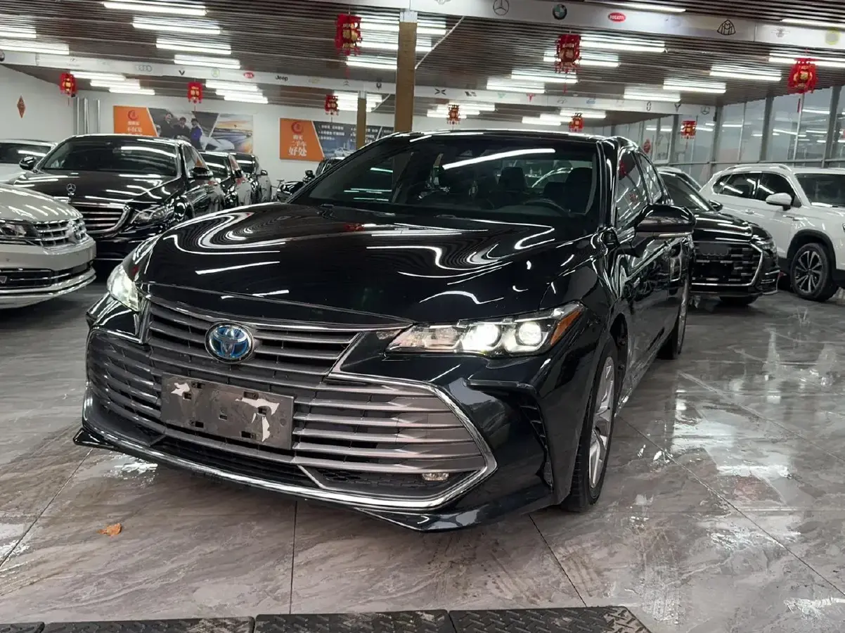 2019 Toyota Avalon 2.5L 178HP L4 E-CVT Hybrid
