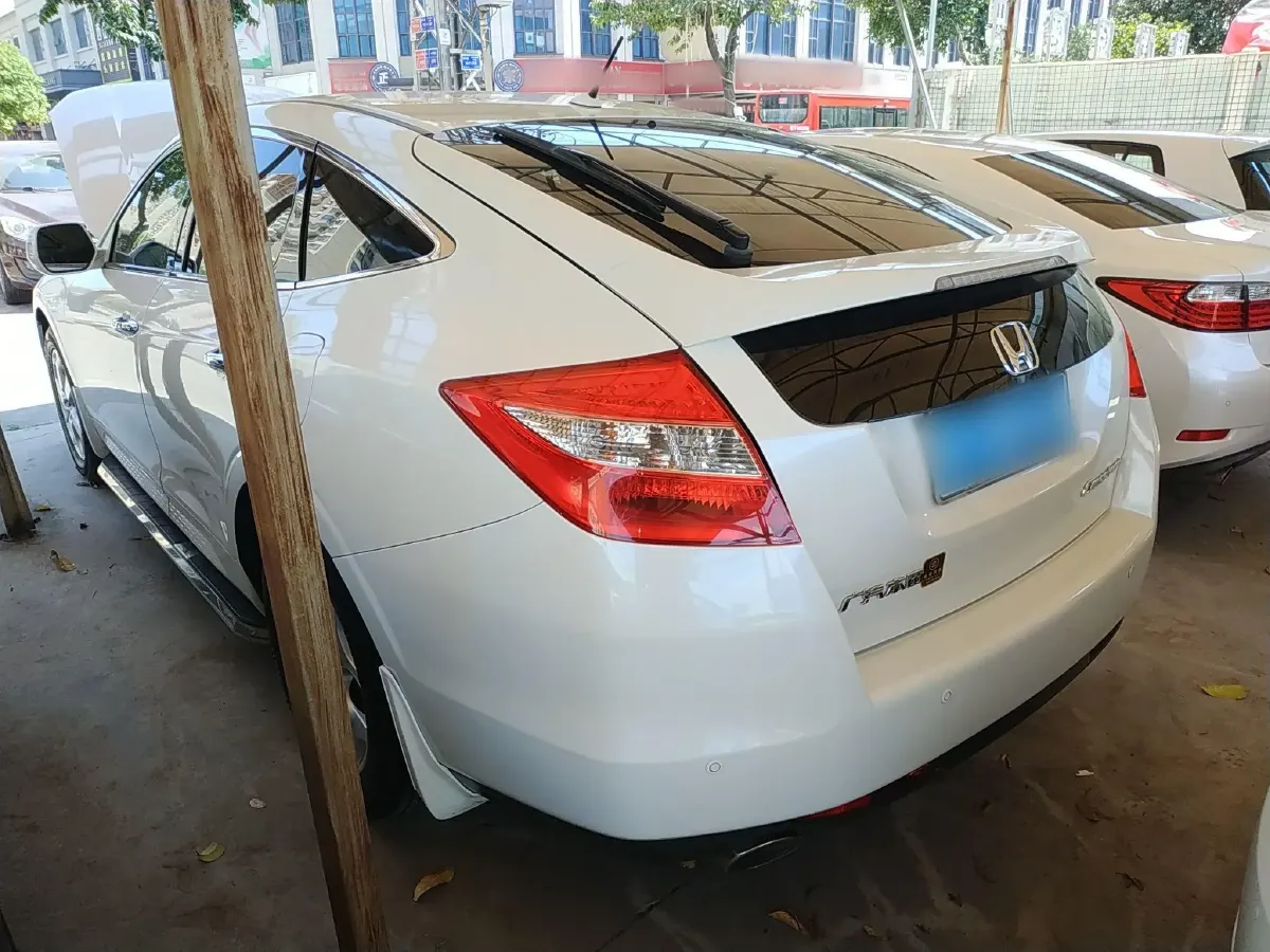 2012 Honda Crosstour 2.4L 197HP L4 5AT,autocango,china used car exporter,china ev exporter,chinese used car exporter,chinese used ev exporter