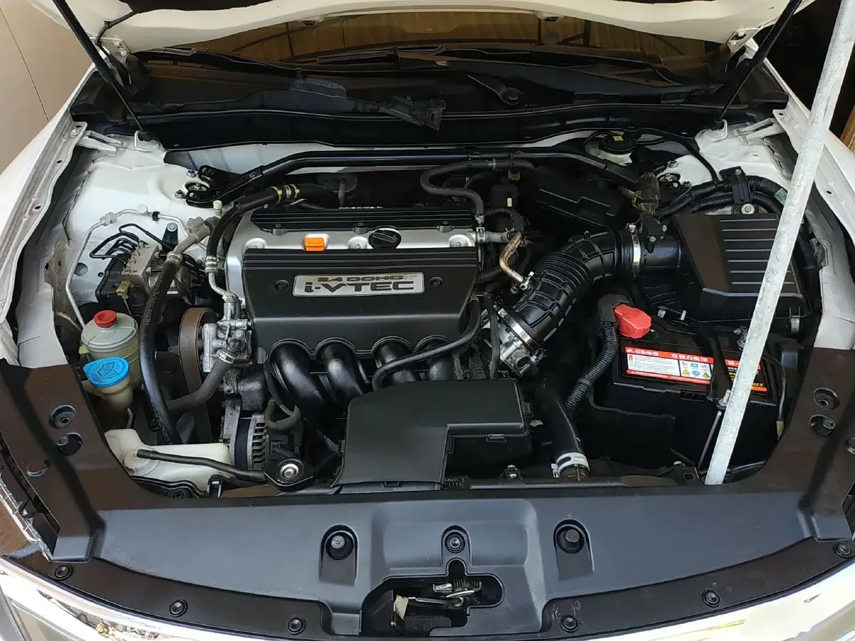 2012 Honda Crosstour 2.4L 197HP L4 5AT,autocango,china used car exporter,china ev exporter,chinese used car exporter,chinese used ev exporter