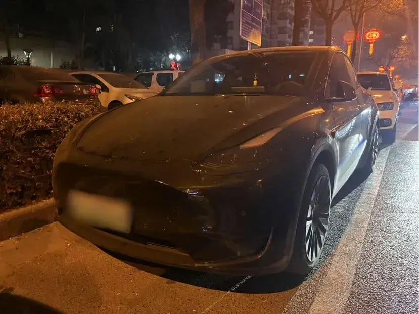 2022 Tesla Model Y BEV 60KWH