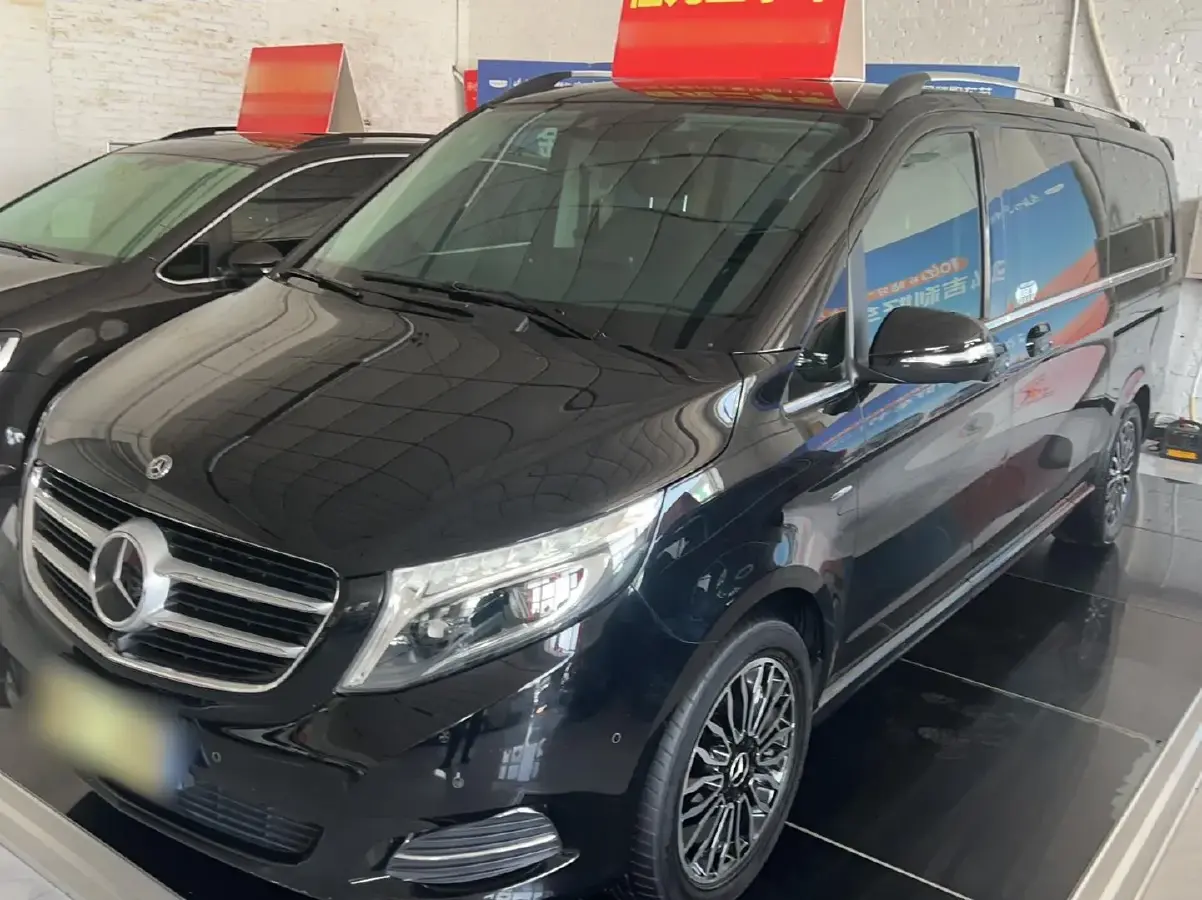 2017 Mercedes-Benz V Class 2.0T 211HP L4 7AT