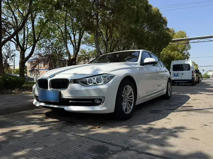 2015 BMW 3 Series 2.0T 184HP L4 8AT
