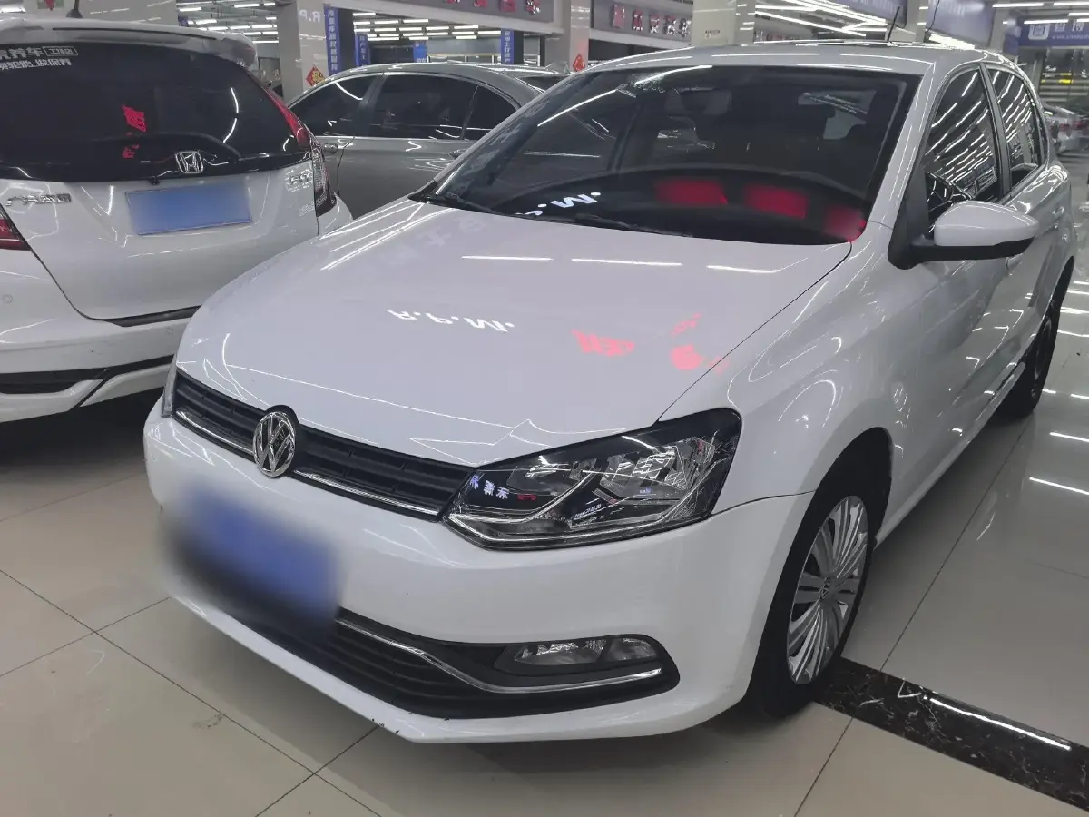 2016 Volkswagen Polo 1.6L 110HP L4 6AT
