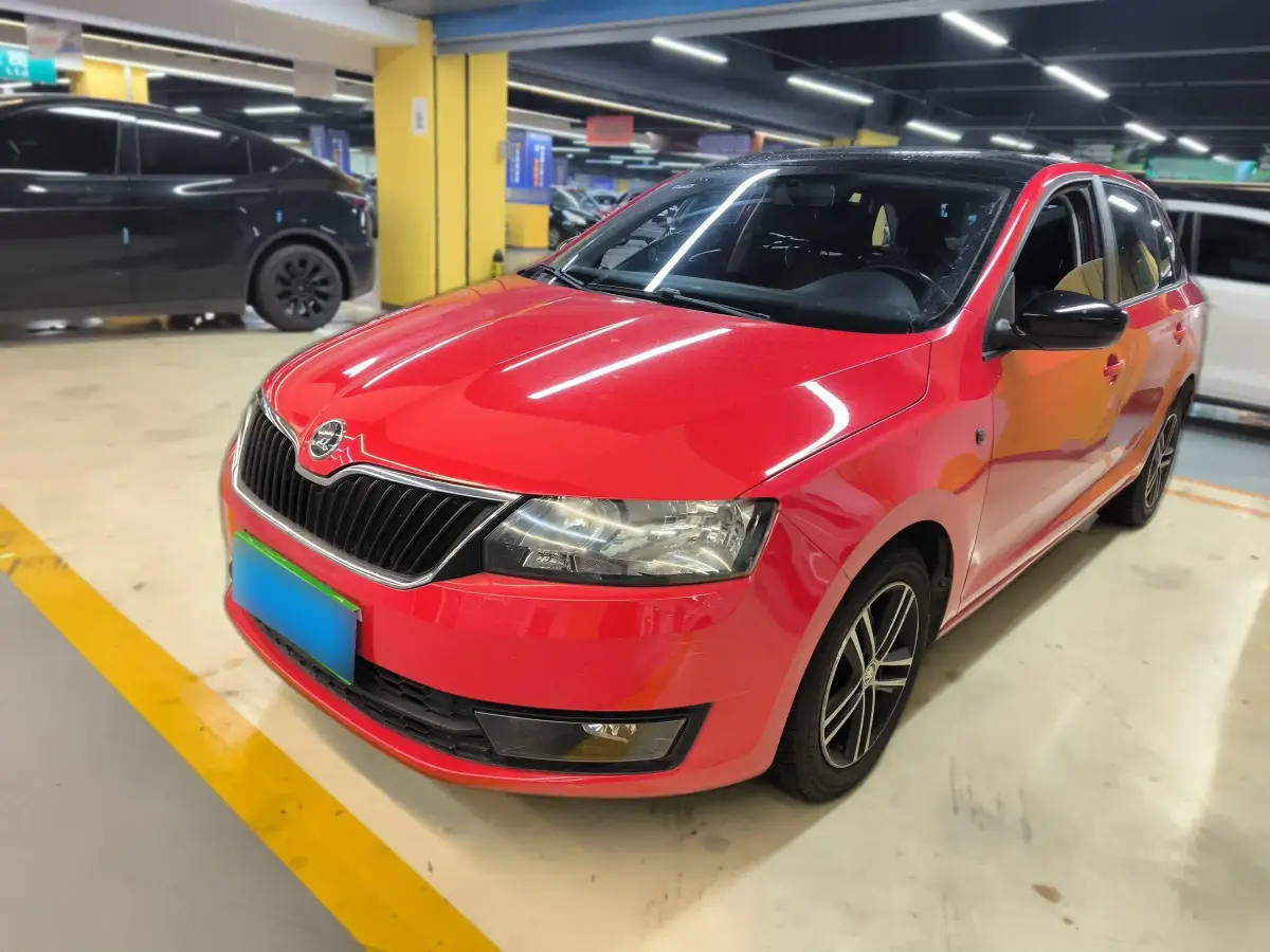 2014 Skoda Rapid Spaceback 1.6L 110HP L4 6AT
